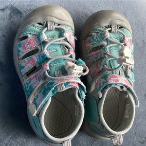 Keens kids size 11